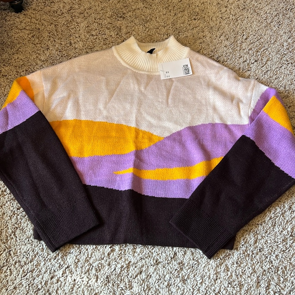 Women’s Brand New H&M mock cropped swearer purple orange sz XS